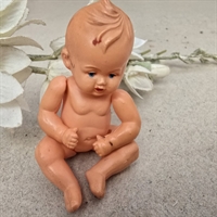 babydukke-celluloid-roed-mund-blaa-ojne-gammel-dukke